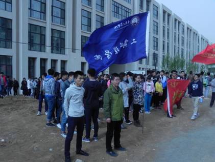 工商管理学院消防演练逃生后组织队伍